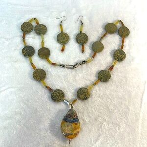 Handmade vintage necklace and earring set. Jasper stones and agate pendant.